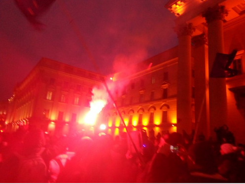 Жители Минска вышли на митинг против декрета «О тунеядцах» Жители Минска вышли на митинг против декрета «О тунеядцах»