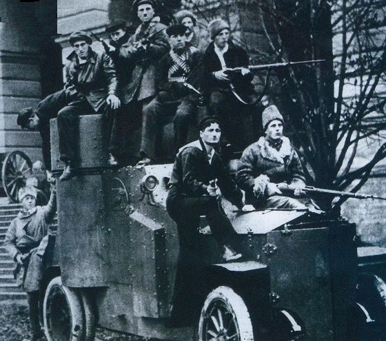 Что сделали коммунисты когда пришли к власти