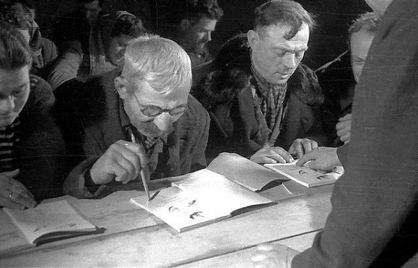 Что сделали коммунисты когда пришли к власти Что сделали коммунисты когда пришли к власти