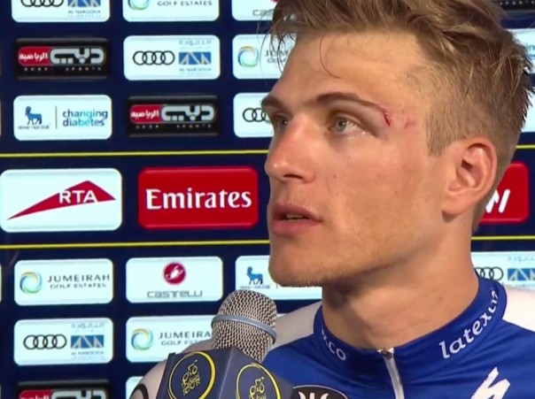 Украинского велосипедиста дисквалифицировали за то, что он разбил в кровь лицо лидеру гонки