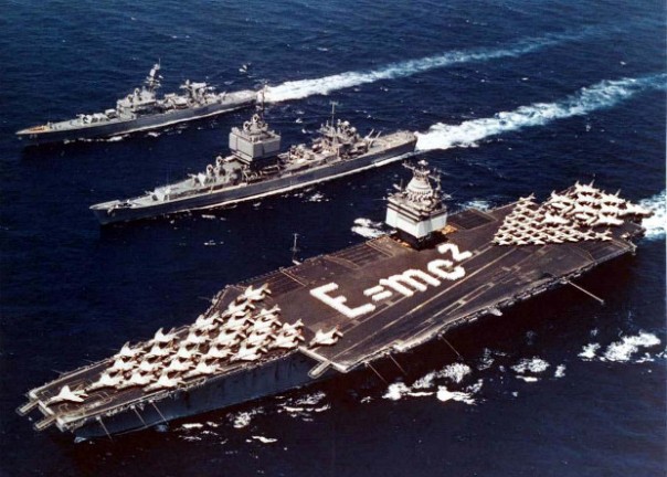 Американцы списали первый в мире атомный авианосец