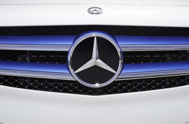 Минпромторг готов подписать контракт Mercedes-Benz на выпуск машин в России | Глава Volkswagen обсудит с Путиным расширение бизнеса в РФ