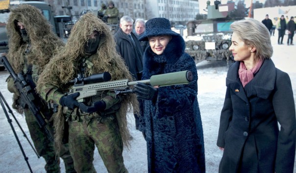 Сара Вагенкнехт: демонстрация силы НАТО перед Россией обернулась позором Сара Вагенкнехт: демонстрация силы НАТО перед Россией обернулась позором