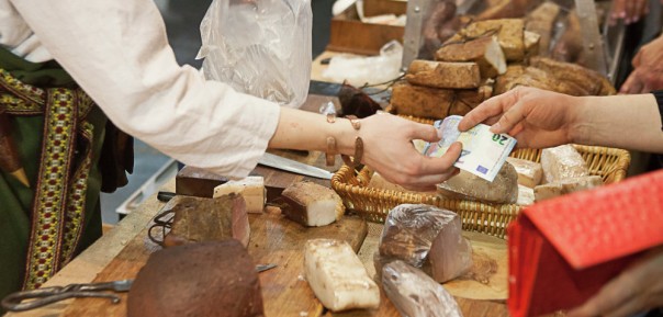 Веганы из-за бедности: в Латвии цены заставляют отказаться от мяса Веганы из-за бедности: в Латвии цены заставляют отказаться от мяса