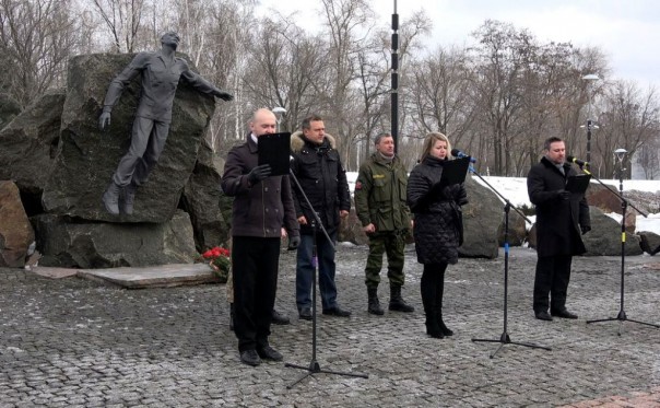Сводка от МО ДНР 14 февраля 2017. За сутки более 1000 обстрелов, взрыв на ДКЗХИ, уничтожено 5 укрофашистов при неудачной попытке прорыва