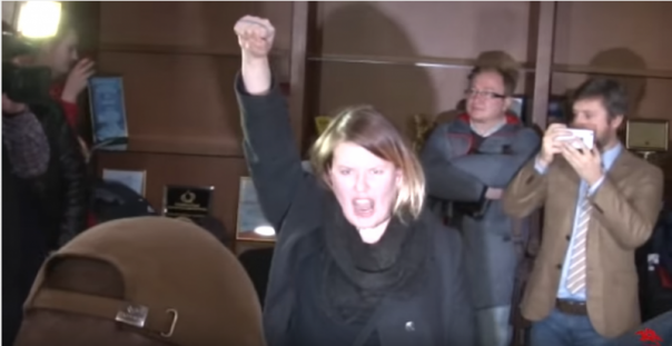 "Порошенко - убийца!": на пресс-конференции спецпредставителя ОБСЕ в Минске появились "лимоновцы"