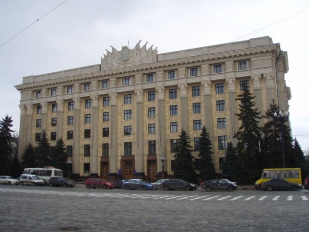 В Харькове эвакуируют областную администрацию В Харькове эвакуируют областную администрацию