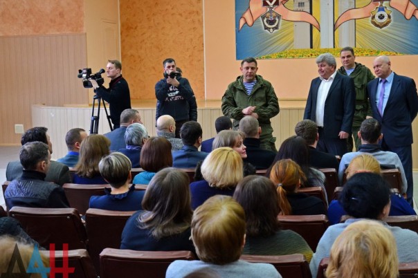 Глава ДНР принял участие в открытии новой лавы на шахте «Прогресс» ГП «Торезантрацит» Глава ДНР принял участие в открытии новой лавы на шахте «Прогресс» ГП «Торезантрацит»