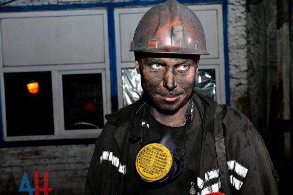 Глава ДНР принял участие в открытии новой лавы на шахте «Прогресс» ГП «Торезантрацит» Глава ДНР принял участие в открытии новой лавы на шахте «Прогресс» ГП «Торезантрацит»