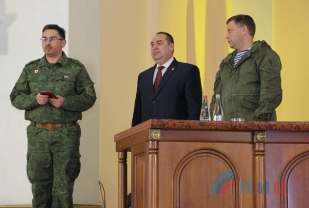 Главы ЛНР и ДНР наградили офицеров «Чернухино-Дебальцевской операции». Главы ЛНР и ДНР наградили офицеров «Чернухино-Дебальцевской операции».