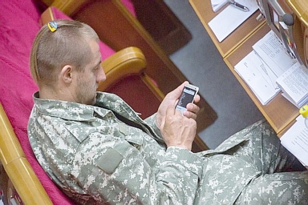 Украинский депутат: Ношу чуб – это антенна связи с Богом Украинский депутат: Ношу чуб – это антенна связи с Богом