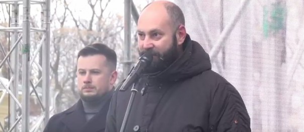 Нацисты перекрыли центр Киева: требуют гнать барыг-гройсманов, в Раде нацисты с трибуны огласили ультиматум, требуя импичмента Порошенко