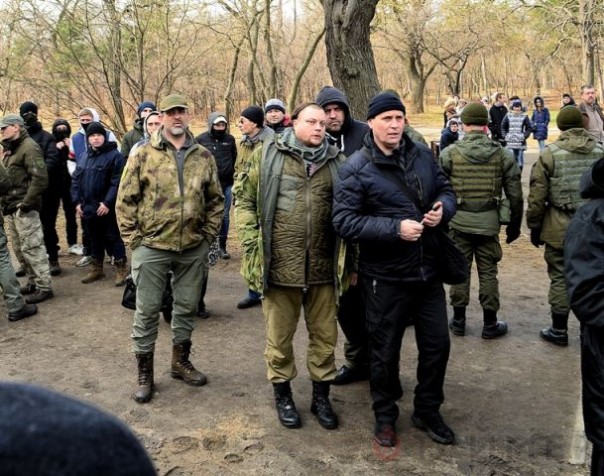 Массовые беспорядки в Одессе: бандеровцы избивают пенсионеров и ветеранов ВОВ Массовые беспорядки в Одессе: бандеровцы избивают пенсионеров и ветеранов ВОВ