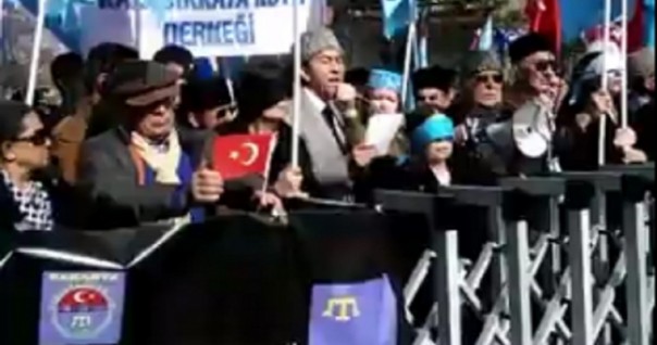 У российского посольства в Анкаре прошла акция протеста У российского посольства в Анкаре прошла акция протеста