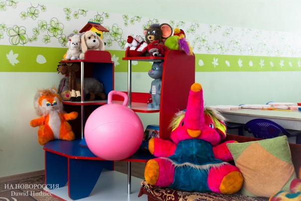 «Террористы ДНР» восстановили школы и детские сады в Дебальцево «Террористы ДНР» восстановили школы и детские сады в Дебальцево