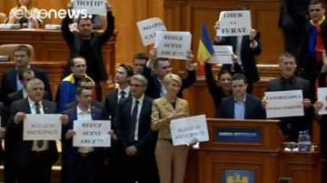 В отставку бандитов!