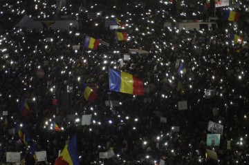 Полмиллиона человек вышли на улицы Румынии в знак протеста