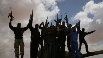 Запад рассматривает «цветные революции» как распространение демократии - Шойгу