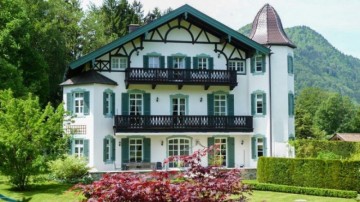 Откуда деньги, Михаил Сергеевич?