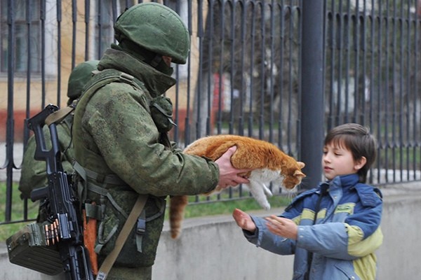 Человек и кошка