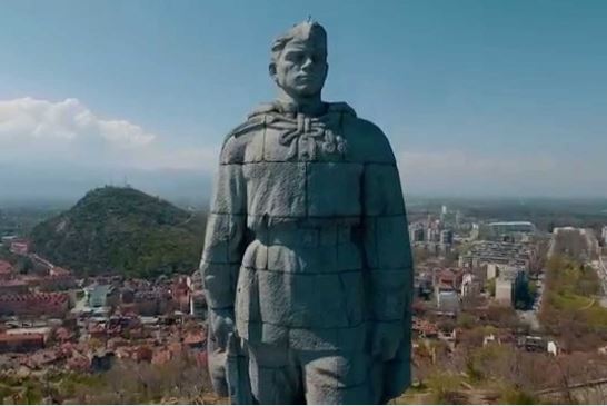 Как распахивают двери новой войне. Юлия Витязева Как распахивают двери новой войне. Юлия Витязева