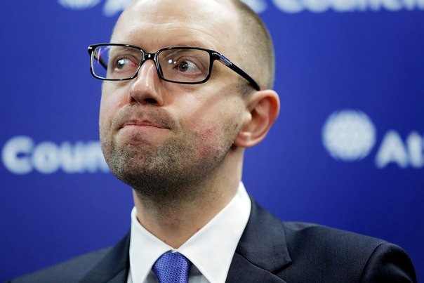 Распятый Яценюк: «Меня не волнует мнение Путина!»