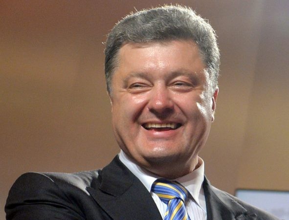 Типичная Украина: Семен Семенченко публично поздравил Порошенко с 8 марта Типичная Украина: Семен Семенченко публично поздравил Порошенко с 8 марта