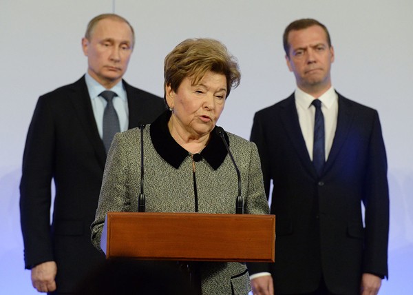 Зачем Путин делает это?