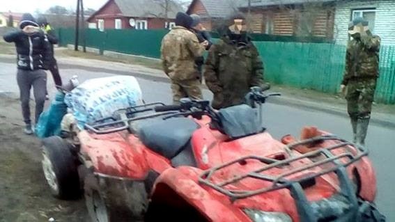 Новости Янтарной Народной Республики: Под Ровно копатели янтаря грозили копам расправой