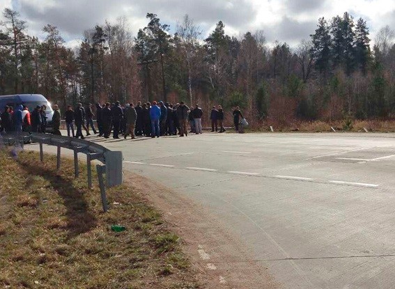 Порошенко теряет контроль. Копатели янтаря объявили войну силовикам