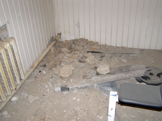 В Ровно из гранатомета обстреляли здание полиции В Ровно из гранатомета обстреляли здание полиции