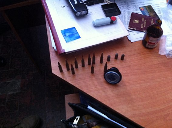 У запорожского военкома обнаружили при обыске печати с гербом России У запорожского военкома обнаружили при обыске печати с гербом России