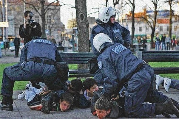 Граждане России, покажите это своим детям!