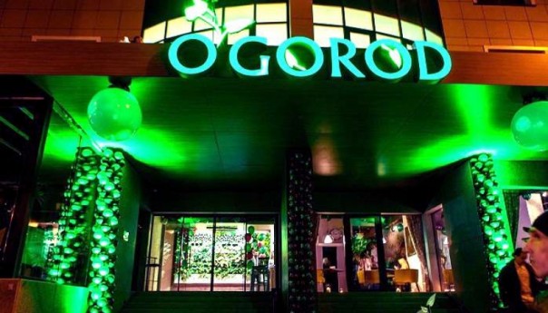 Патриотический припадок: в Киеве у ресторана включили гимн ЛНР  