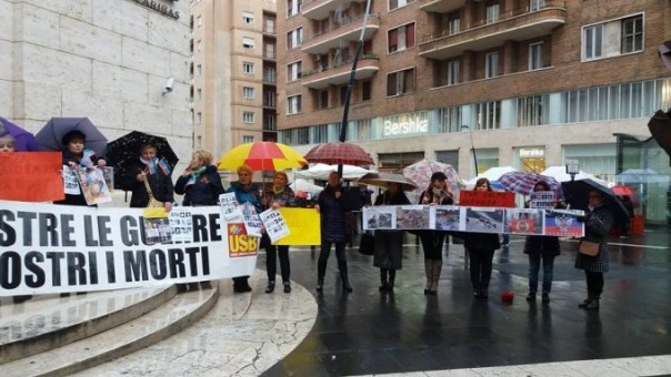 Итальянцы на митинге требовали отдать Порошенко под трибунал