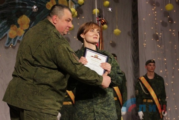 Поздравление женщин военнослужащих с "Международным Женским днем" от Главы ЛНР и командования НМ ЛНР Поздравление женщин военнослужащих с "Международным Женским днем" от Главы ЛНР и командования НМ ЛНР