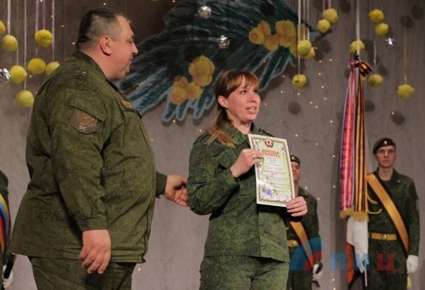 Поздравление женщин военнослужащих с "Международным Женским днем" от Главы ЛНР и командования НМ ЛНР Поздравление женщин военнослужащих с "Международным Женским днем" от Главы ЛНР и командования НМ ЛНР