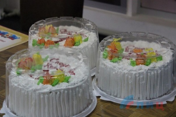 Спортивный конкурс "А ну-ка, девушки!" состоялся в Луганске в Международный женский день Спортивный конкурс "А ну-ка, девушки!" состоялся в Луганске в Международный женский день