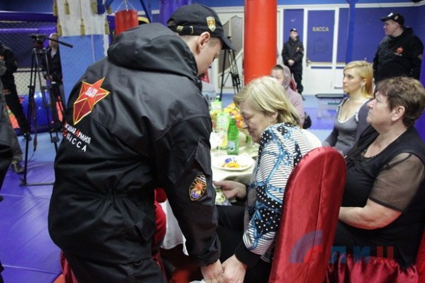 Сводка от НМ ЛНР 9 марта 2017. Президент Международного Комитета Красного Креста Петер Маурер посетил пункт пропуска ЛНР у Станицы Луганской