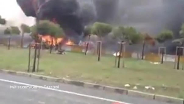 Разбился вдребезги: жуткие кадры крушения вертолета с россиянами в Стамбуле