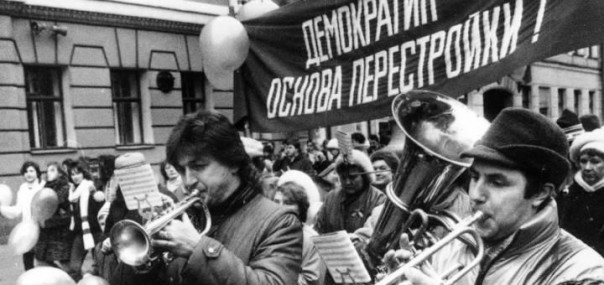 Делай как медведь- соси лапу.