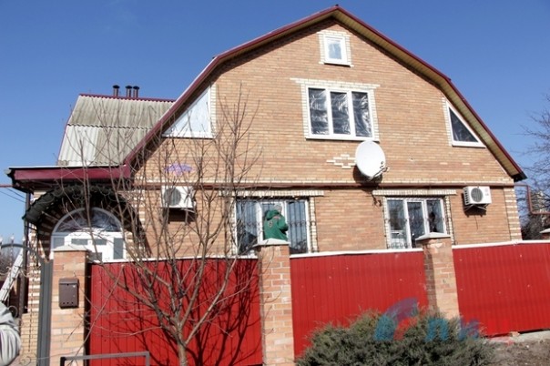 Сводка от НМ ЛНР 11 марта 2017. Украинские каратели подвергли артиллерийскому обстрелу город Стаханов, повреждены 15 домов и газопровод Сводка от НМ ЛНР 11 марта 2017. Украинские каратели подвергли артиллерийскому обстрелу город Стаханов, повреждены 15 домов и газопровод