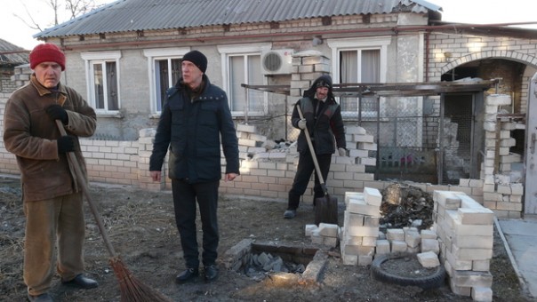 Сводка от НМ ЛНР 11 марта 2017. Украинские каратели подвергли артиллерийскому обстрелу город Стаханов, повреждены 15 домов и газопровод Сводка от НМ ЛНР 11 марта 2017. Украинские каратели подвергли артиллерийскому обстрелу город Стаханов, повреждены 15 домов и газопровод