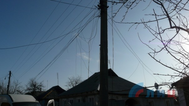 Сводка от НМ ЛНР 11 марта 2017. Украинские каратели подвергли артиллерийскому обстрелу город Стаханов, повреждены 15 домов и газопровод Сводка от НМ ЛНР 11 марта 2017. Украинские каратели подвергли артиллерийскому обстрелу город Стаханов, повреждены 15 домов и газопровод