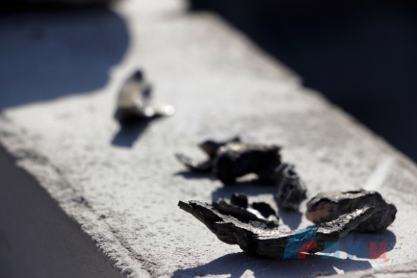 Сводка от НМ ЛНР 11 марта 2017. Украинские каратели подвергли артиллерийскому обстрелу город Стаханов, повреждены 15 домов и газопровод Сводка от НМ ЛНР 11 марта 2017. Украинские каратели подвергли артиллерийскому обстрелу город Стаханов, повреждены 15 домов и газопровод