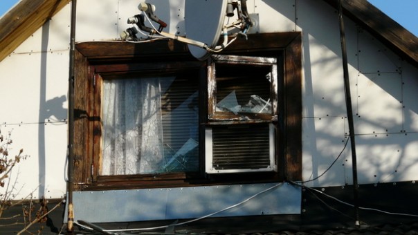 Сводка от НМ ЛНР 11 марта 2017. Украинские каратели подвергли артиллерийскому обстрелу город Стаханов, повреждены 15 домов и газопровод Сводка от НМ ЛНР 11 марта 2017. Украинские каратели подвергли артиллерийскому обстрелу город Стаханов, повреждены 15 домов и газопровод