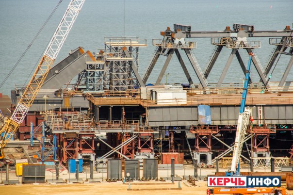 Сети появились свежие фотографии строительства Керченского моста Сети появились свежие фотографии строительства Керченского моста