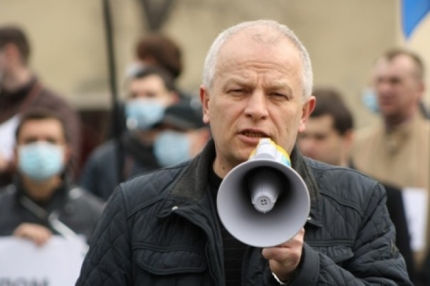 Глава «Самообороны Майдана» Степан Кубив принимал в КПСС Ирину Фарион Глава «Самообороны Майдана» Степан Кубив принимал в КПСС Ирину Фарион