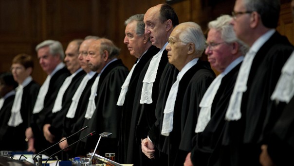 Гаага и бездарный патриотизм. Киев выставил судей идиотами