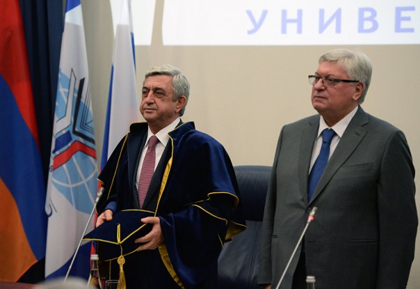 Закавказские маневры: что делал глава Армении в Москве. Ростислав Ищенко Закавказские маневры: что делал глава Армении в Москве. Ростислав Ищенко